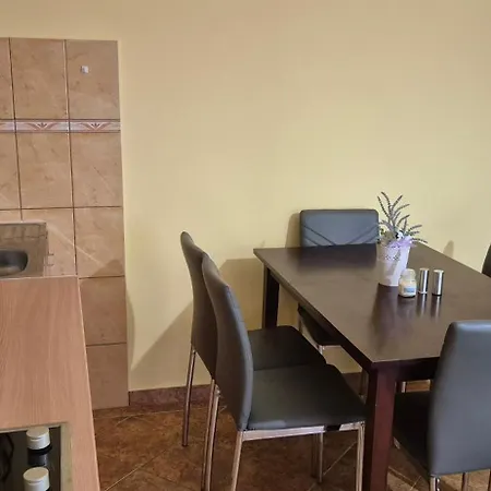 Bazsarozsa Apartmán